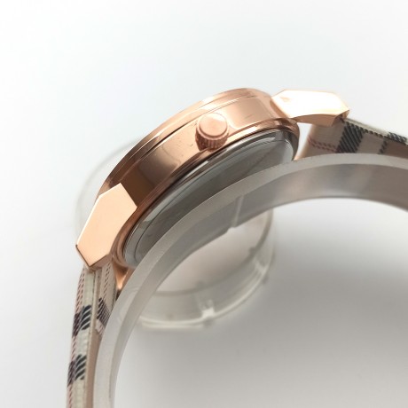 British Plaid Watch Femininity Fashion Belt Stitching Calendar Ladies Watch PT-007